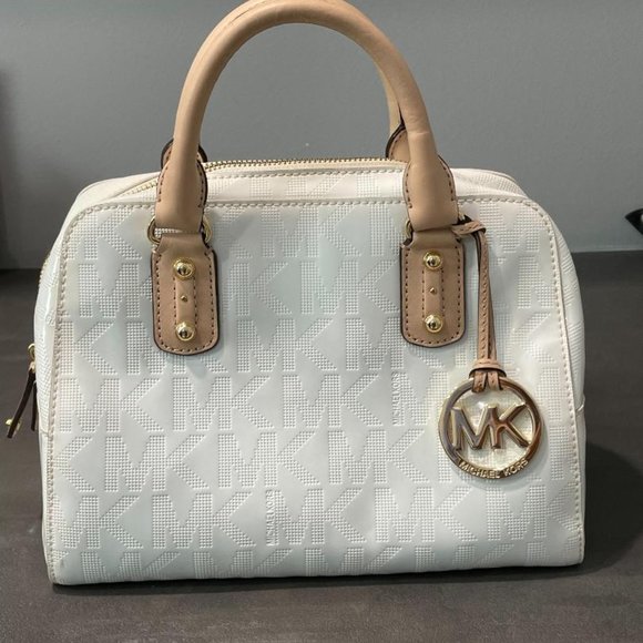 Michael Kors signature satchel. Like new with out tags. Reduced!! White patent - Picture 1 of 3